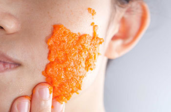 Рецепт маски для лица от прыщей с морковью и медом