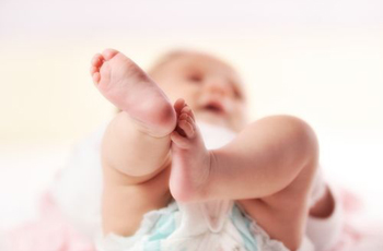 Опрелости у новорожденных, причины, лечение и профилактика