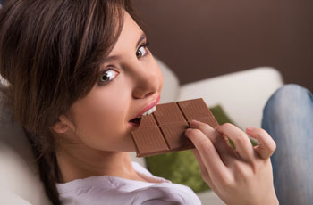 Польза горького шоколада для женского организма