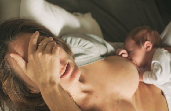 Боль и зуд в груди при кормлении ребенка