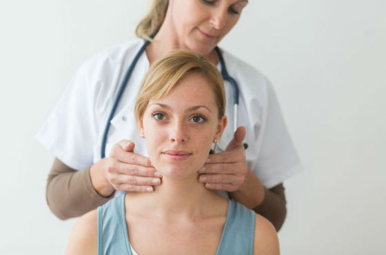 Пальпация щитовидной железы как первичная диагностика патологий