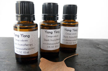 Применение эфирного масла иланг-иланг для ухода за кожей лица
