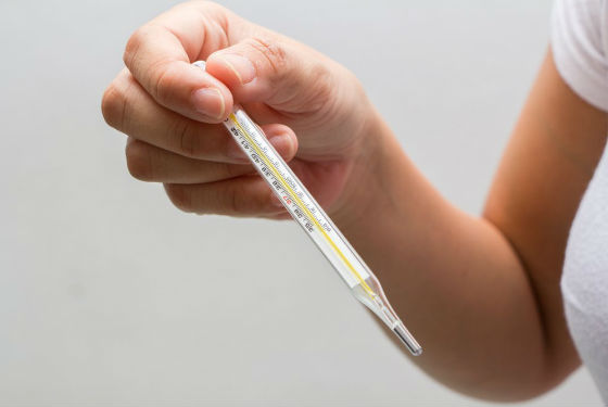 Перед проведением вакцинопрофилактики обязательно проводится измерение температуры