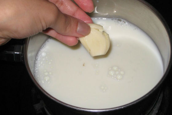 Приготовление молочно-чесночной смеси для клизмы