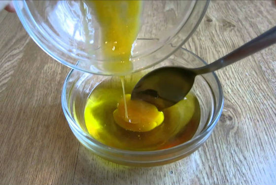 Масляный состав с яйцом и медом