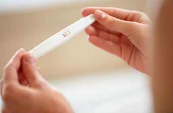 Почему на тесте одна полоска при отсутствии менструации