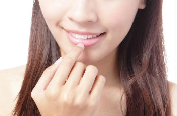 Причины сухости кожи губ