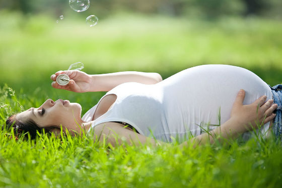 Во время беременности вырабатываются гормоны, позволяющие женщине почувствовать себя счастливой