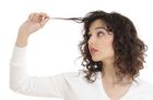 Секутся волосы, что делать? Лечение и маски для волос