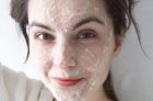Противовоспалительная маска для кожи лица с мукой и содой